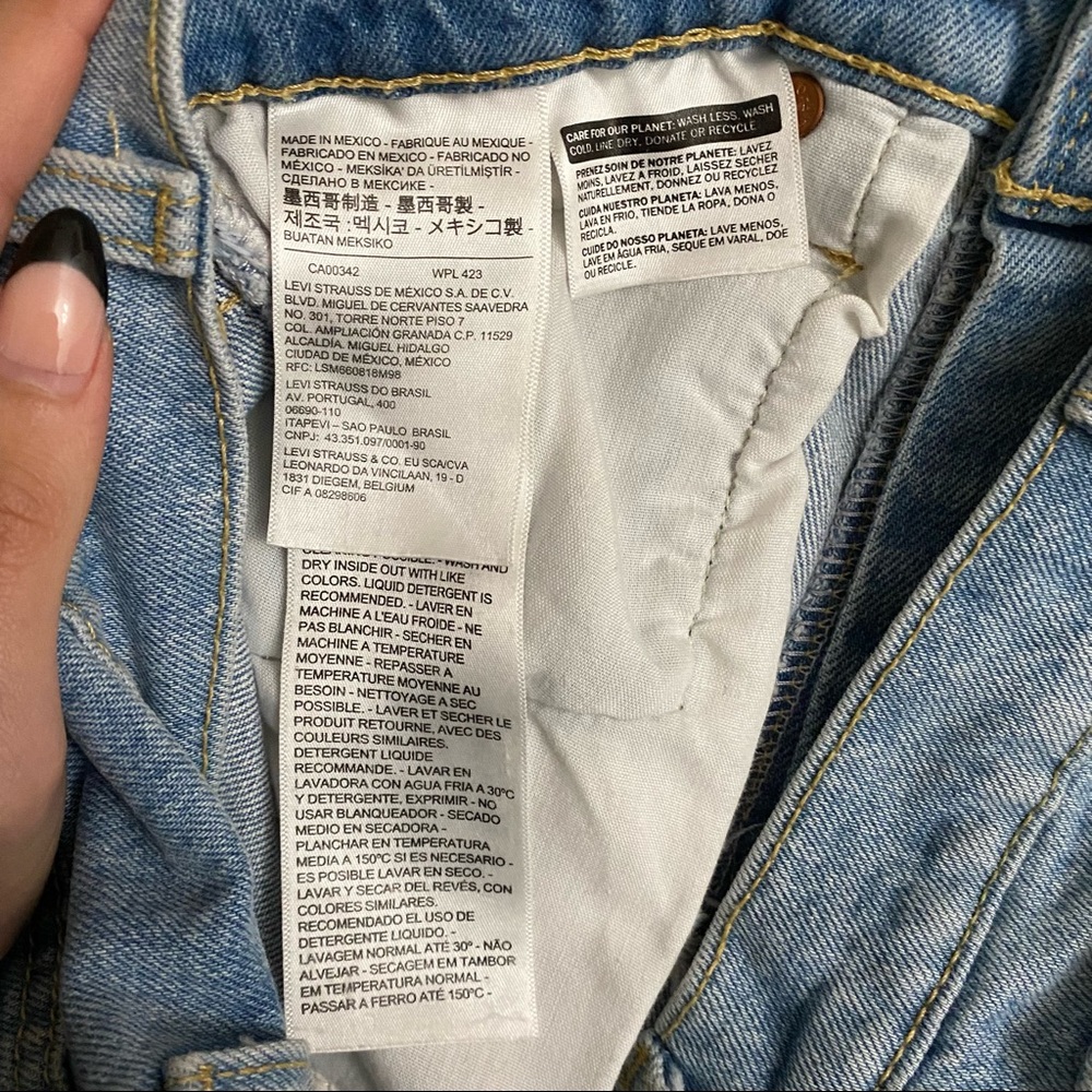 LEVIS | ribcage light wash denim shorts - Picture 4 of 5